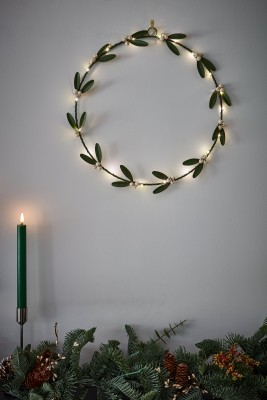 Mistletoe Wreath