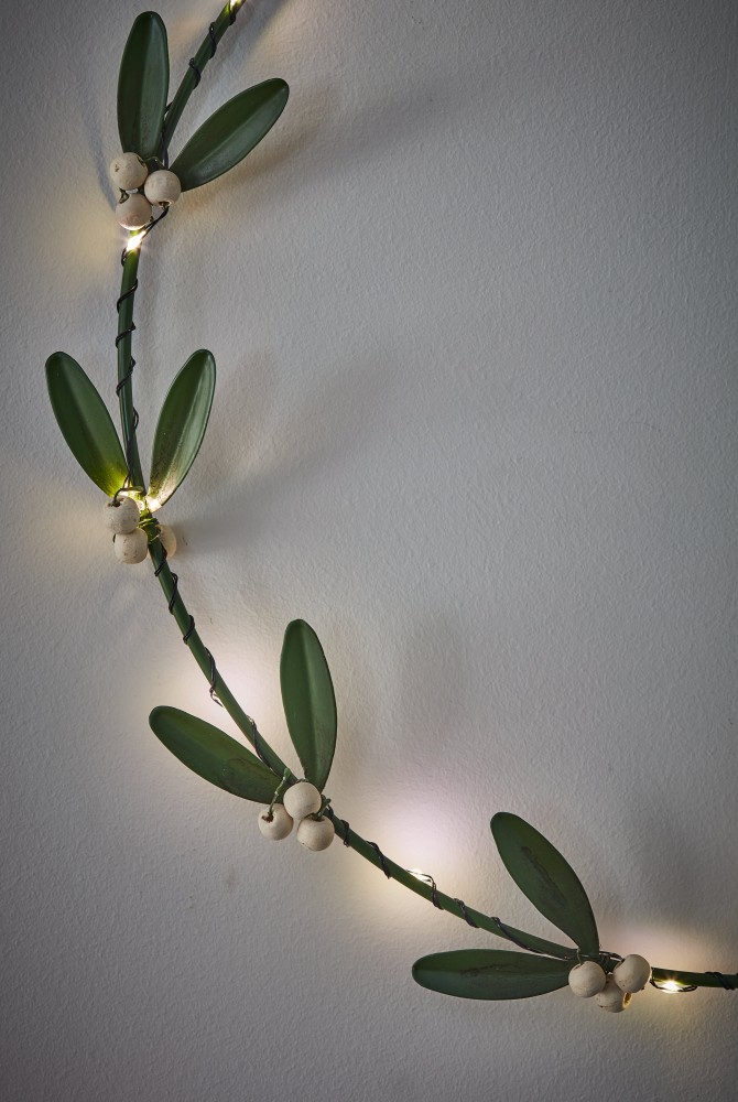 Mistletoe Wreath